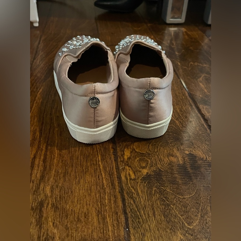Women’s rose gold Steve Madden shoes - Picture 2 of 3